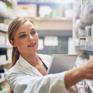 Why Train for a Career as a Pharmacy Technician?